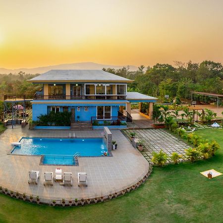 Stayvista'S Hillside Meadows - Mountainside Retreat With Farm View, Pool & Deck, Lawn & Gazebo Chinchavli Exteriör bild