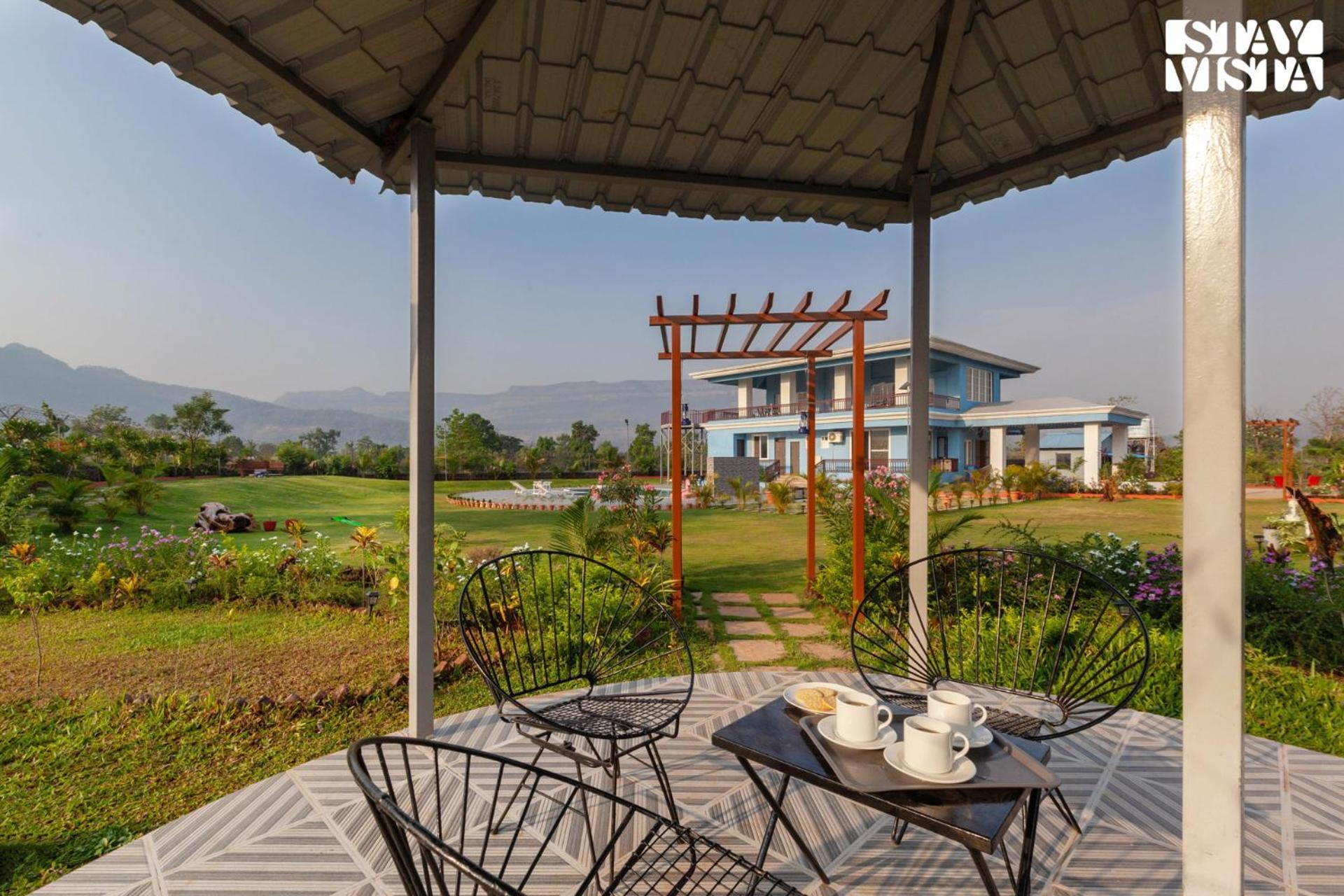Stayvista'S Hillside Meadows - Mountainside Retreat With Farm View, Pool & Deck, Lawn & Gazebo Chinchavli Exteriör bild