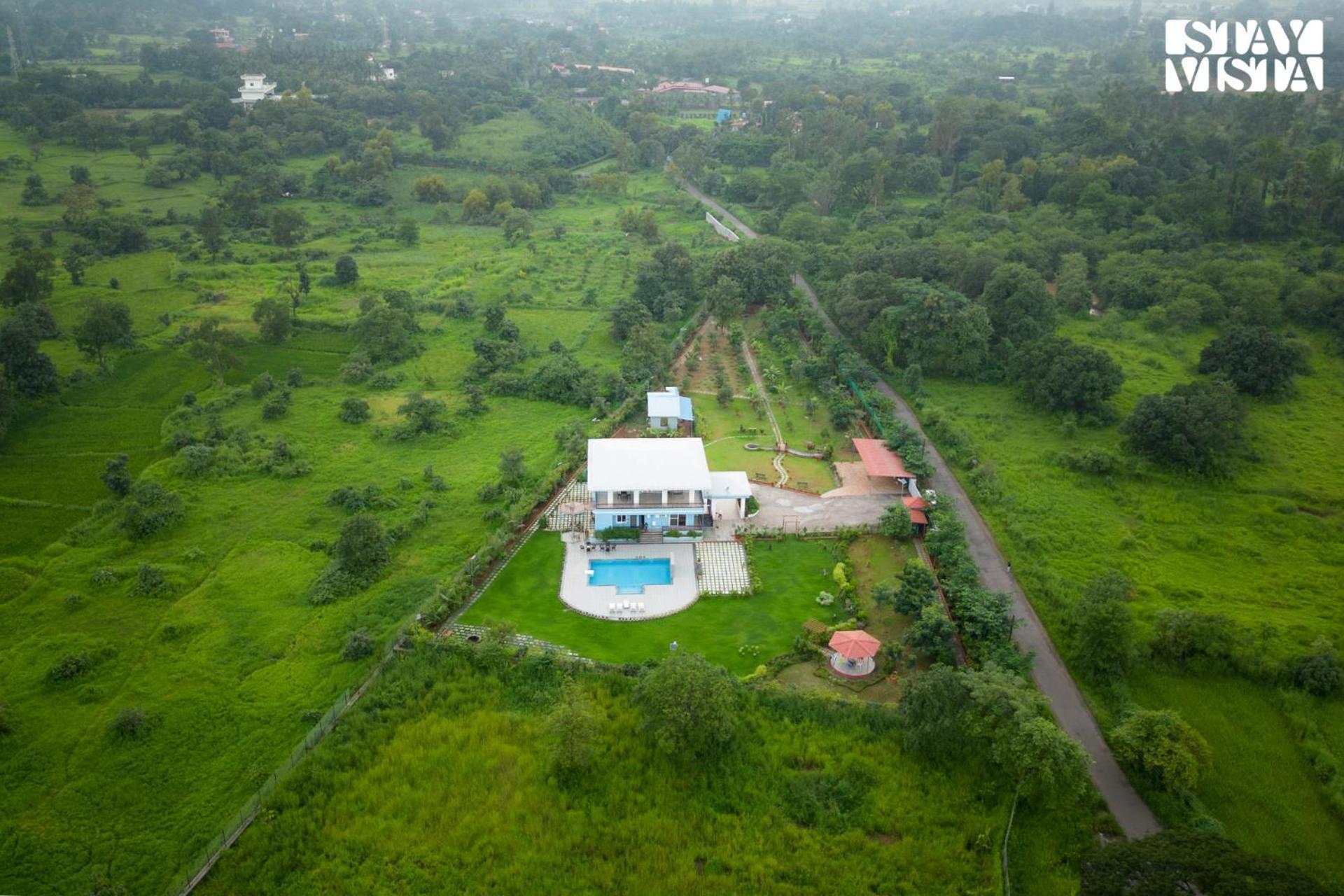 Stayvista'S Hillside Meadows - Mountainside Retreat With Farm View, Pool & Deck, Lawn & Gazebo Chinchavli Exteriör bild